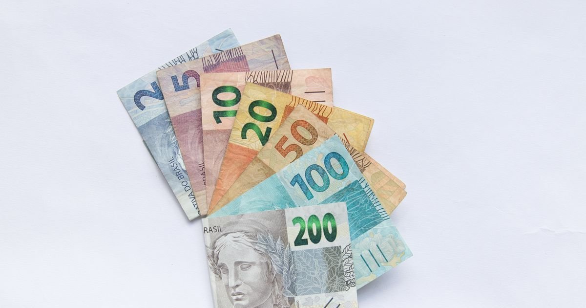 Bolsa Família Aumenta em Outubro 2026: Novo Piso e Quando Começa a Pagar
